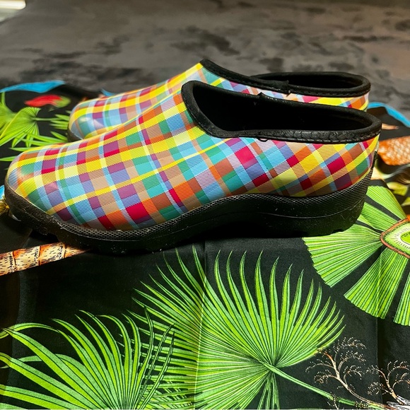 L.L. Bean Shoes - Women’s LL.Bean Preppy Plaid Rubber Grip Sole Mini Wellie Garden Clogs 8